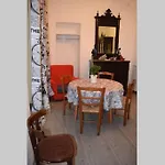 Casa Mia Al Centro - Apartment In Napoli