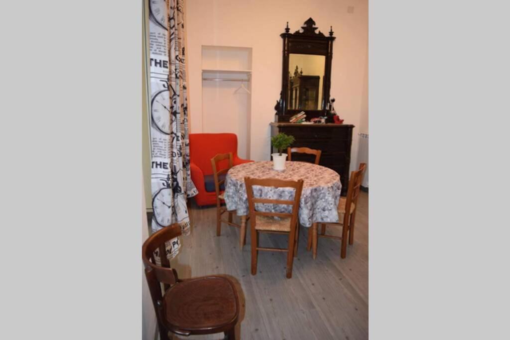 Casa Mia Al Centro - Apartment In Napoli *
